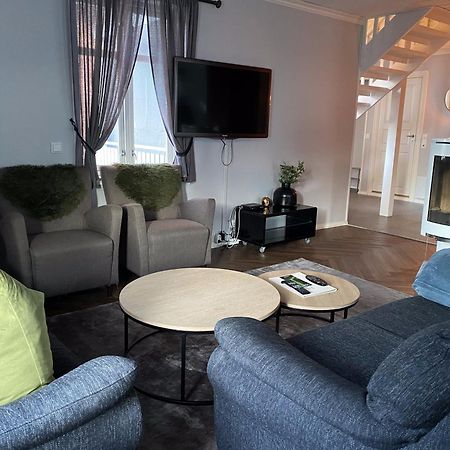 Enter Tromso - Luxury 4 Bedroom Apartment エクステリア 写真