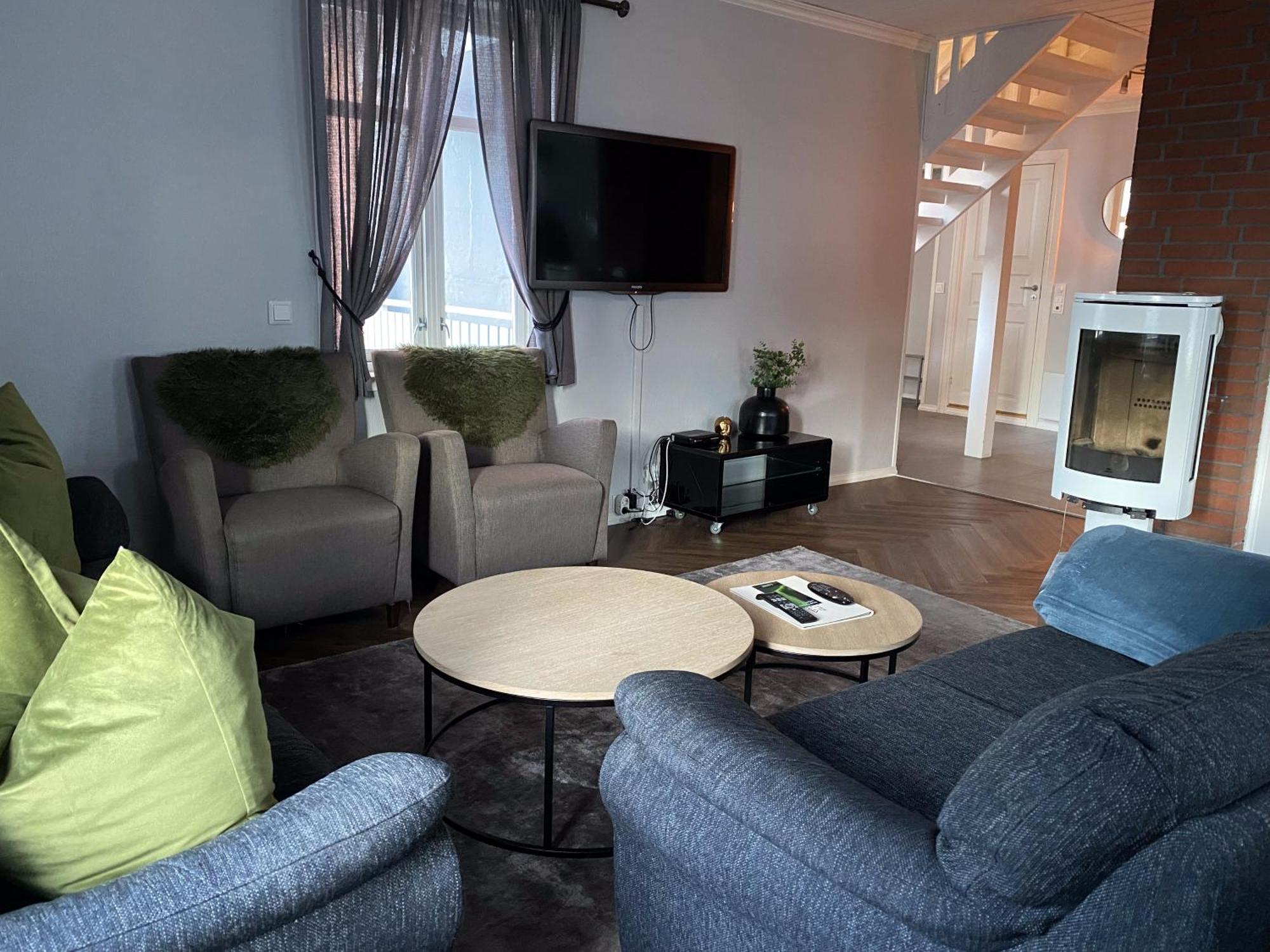 Enter Tromso - Luxury 4 Bedroom Apartment エクステリア 写真