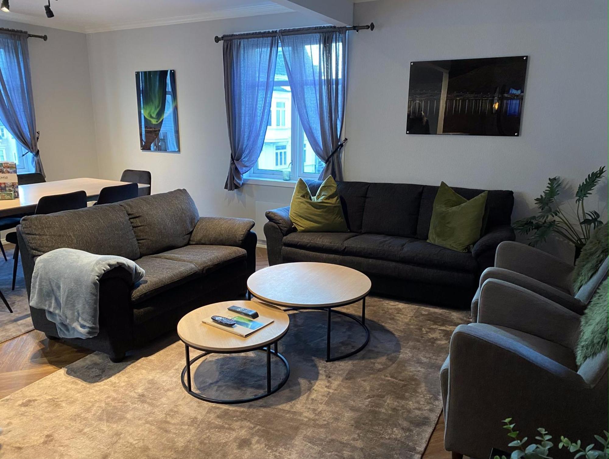 Enter Tromso - Luxury 4 Bedroom Apartment エクステリア 写真